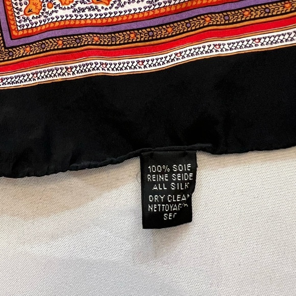 DANIEL LA FORET Vintage 100% Scarf, Size 32” x 32” - Picture 3 of 4